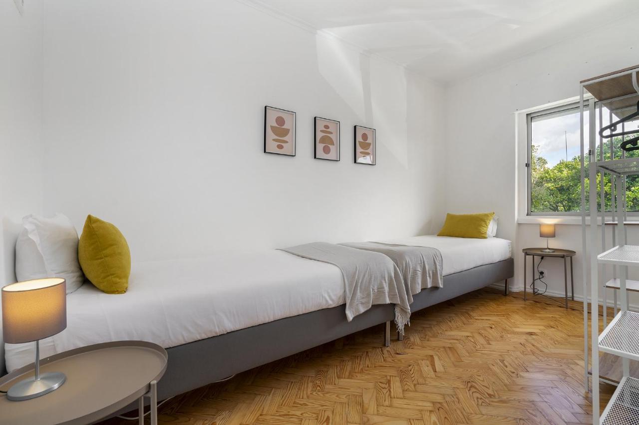 Whome Peaceful Alges Family Home Away From City Noise Лиссабон Экстерьер фото