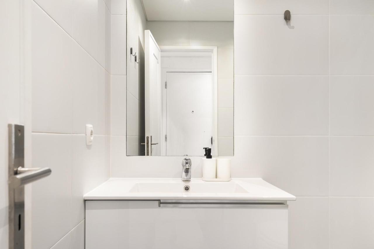 Whome Peaceful Alges Family Home Away From City Noise Лиссабон Экстерьер фото